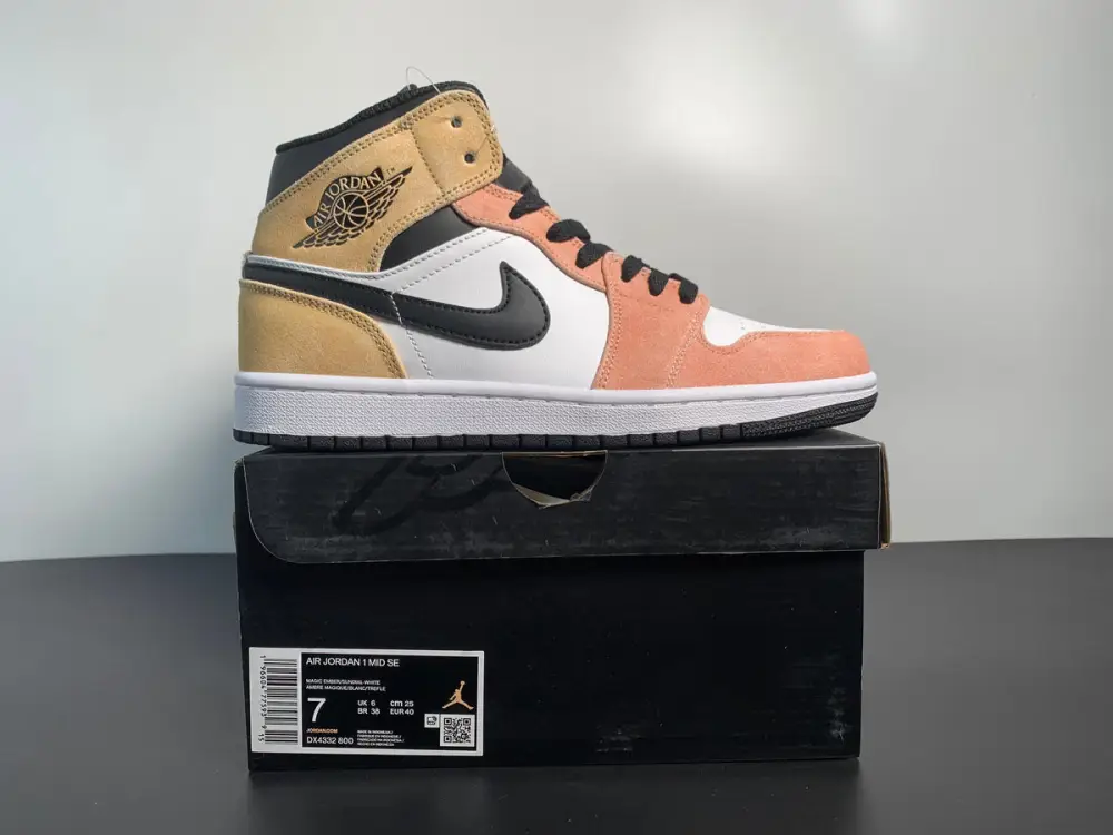 Air Jordan 1 Mid Flight Club DX4332-800 