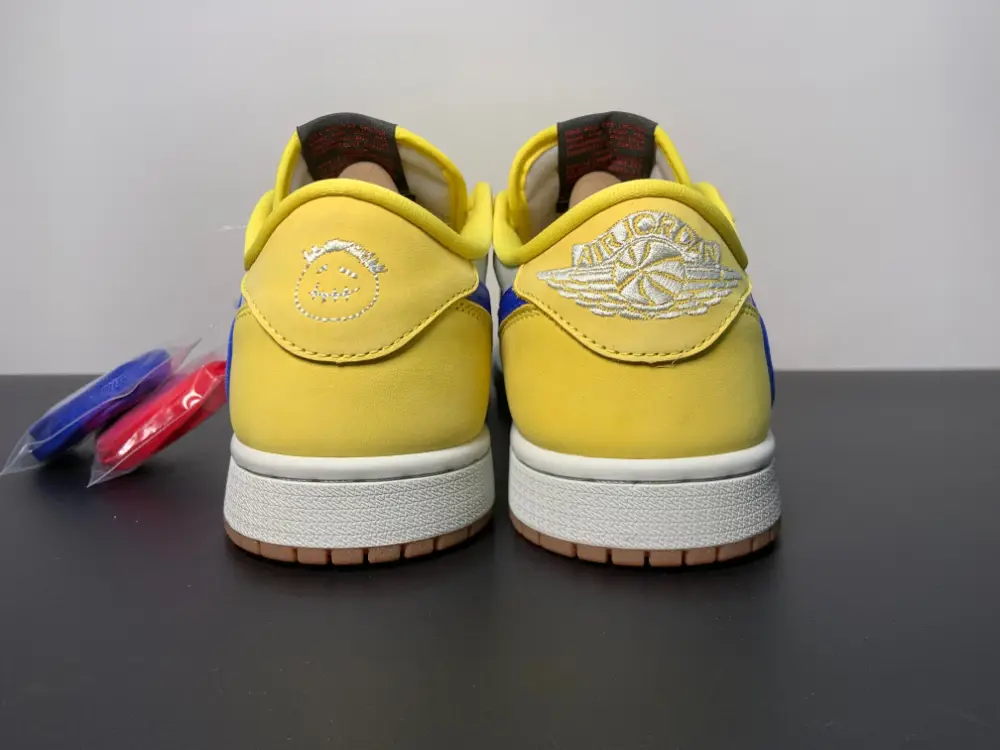 Air Jordan 1 Retro Low OG SP x Travis Scott ‘Canary’ DZ4137-700 