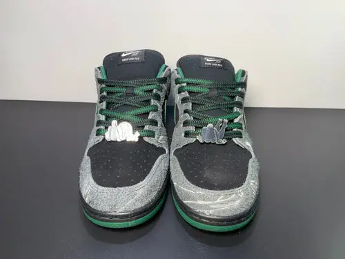 There Skateboards x Nike Dunk SB 