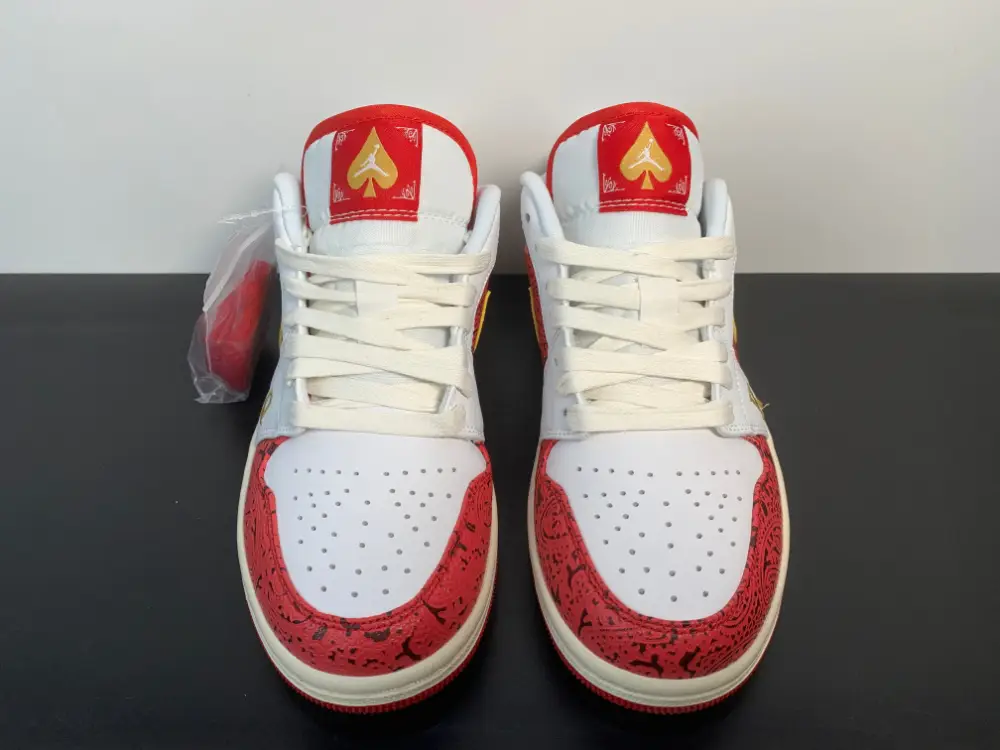 Air Jordan 1 Low SE GS Spades 