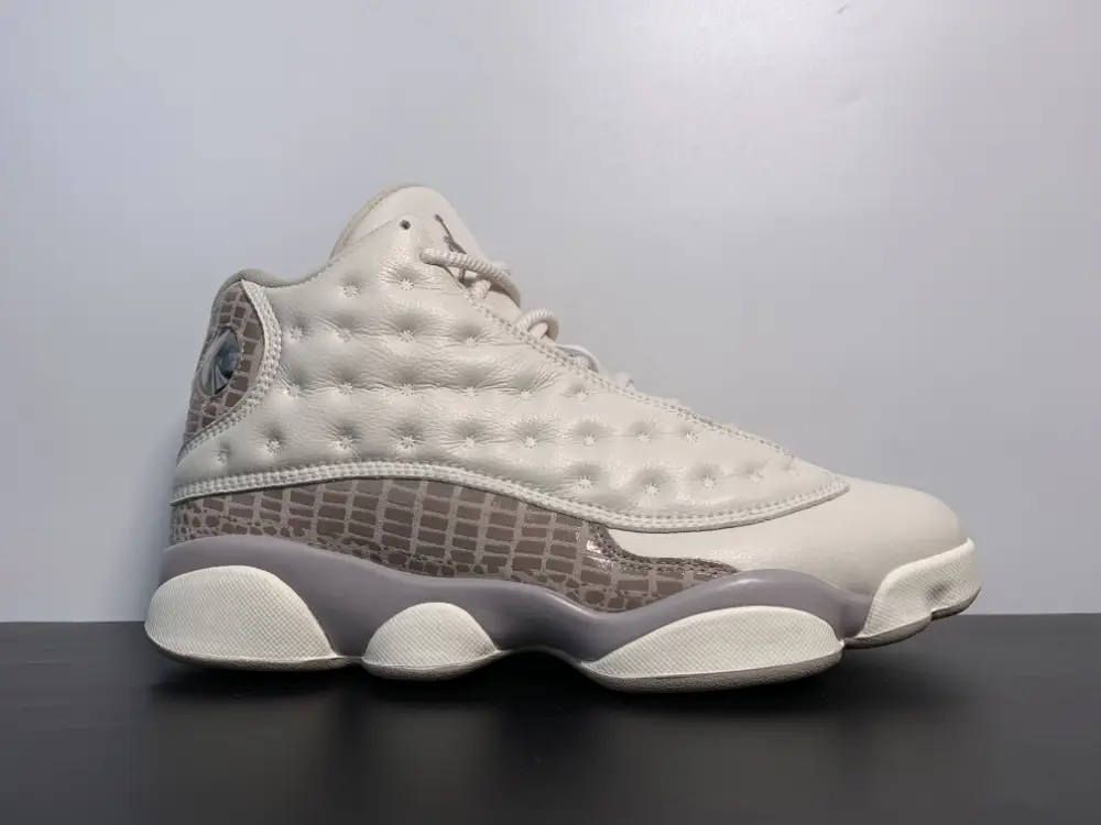 Wmns Air Jordan 13 Retro 'Phantom' 