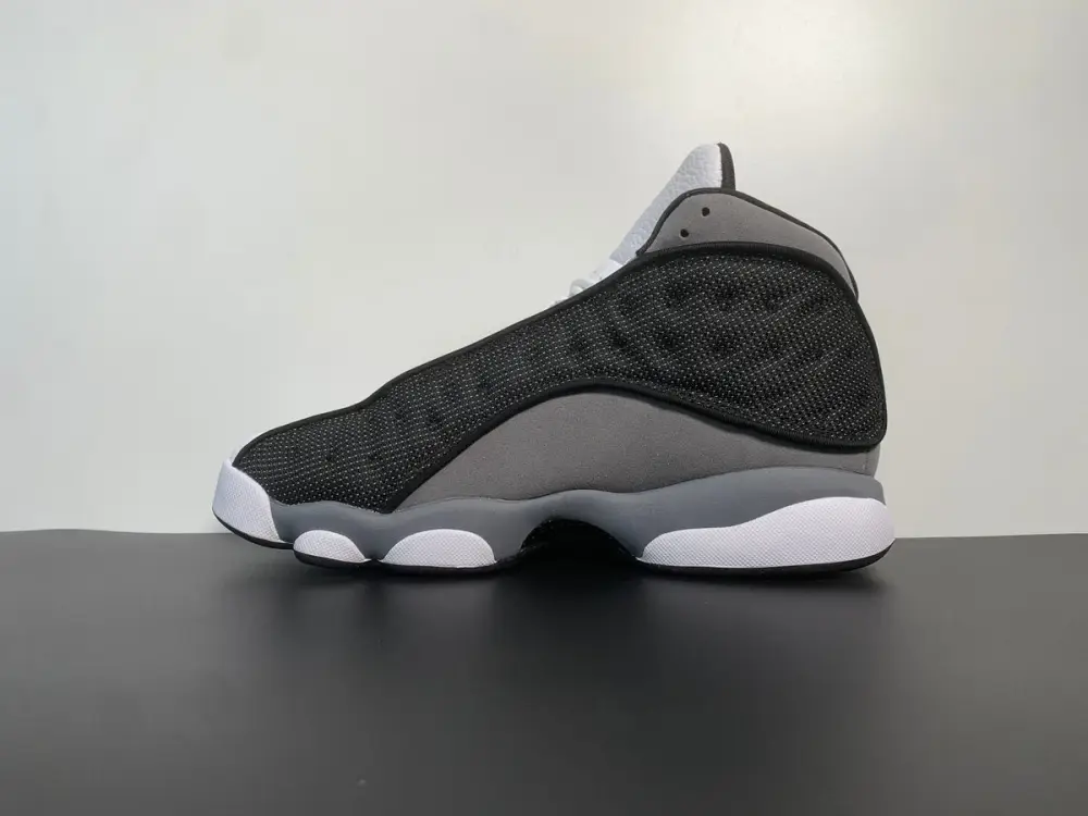 Air Jordan 13 Retro 'Black Flint' 