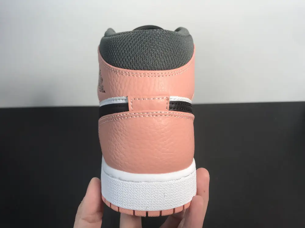 Air Jordan 1 Mid“ Pink Quartz” 