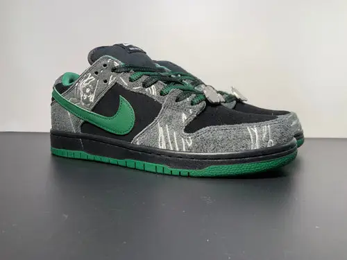 There Skateboards x Nike Dunk SB 