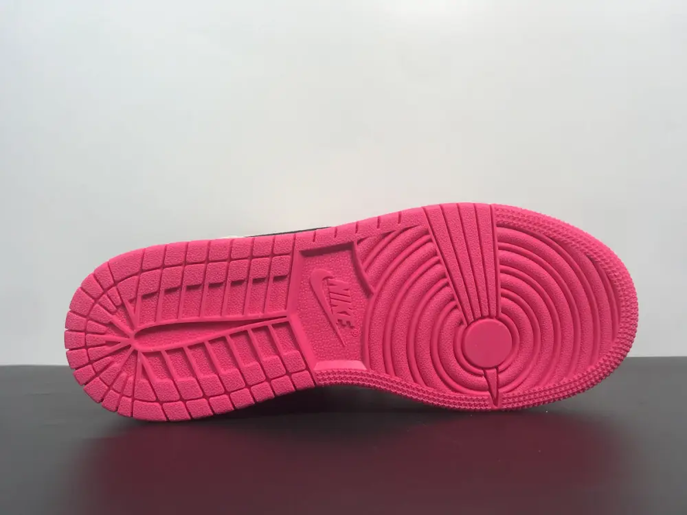 Air Jordan 1 Mid Crimson Tint 