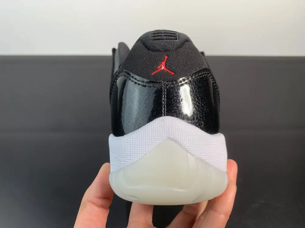 Air Jordan 11 Retro Low 72-10 AV2187-001 