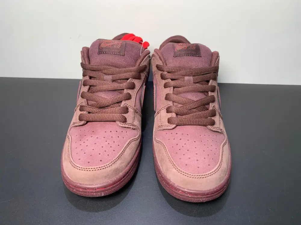 Nike SB Dunk Valentine’s Day 