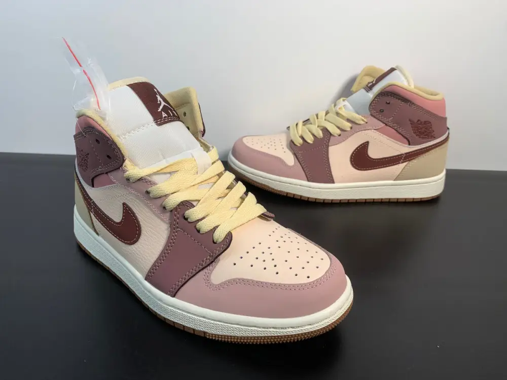 Nike Air Jordan 1 Mid SE “Dark pony” DO7440-821 