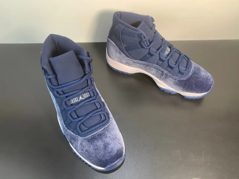 Air Jordan 11 Velvet Midnight Navy AR0715-441 