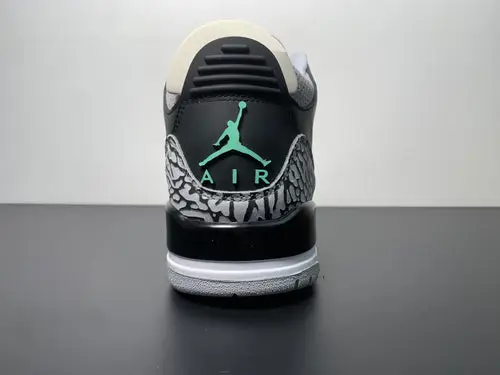 Air Jordan 3 Retro Green Glow CT8532-031 