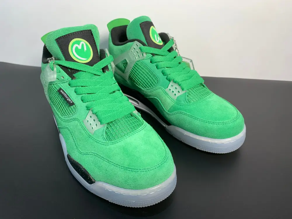 Air Jordan 4 Wahlburger 