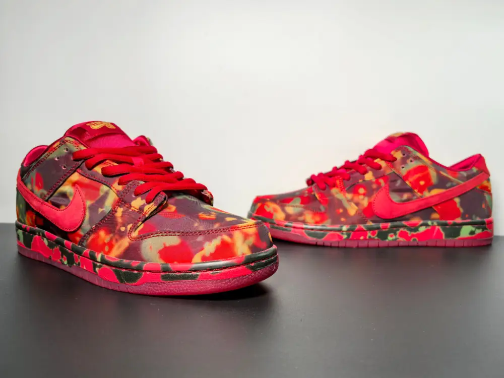 The Wizard of Oz X Nike SB Dunk Low“Ruby Slipper” 
