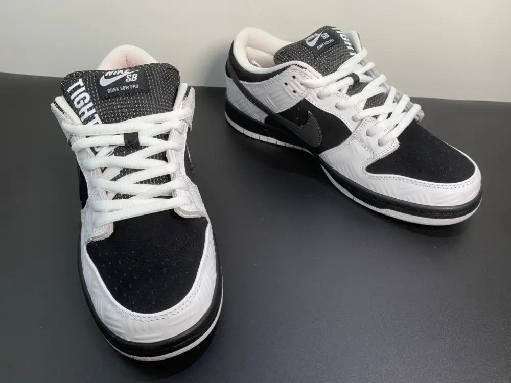 TIGHTBOOTH x Dunk Low SB FD2629-100