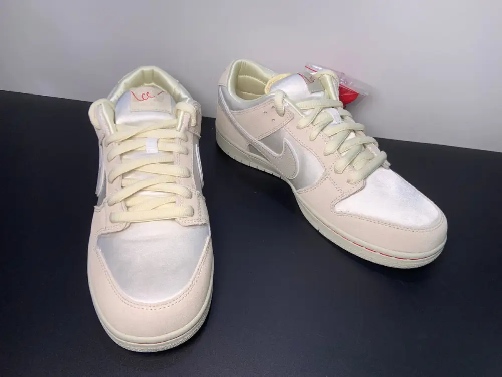 Nike SB Dunk Low Love Found 