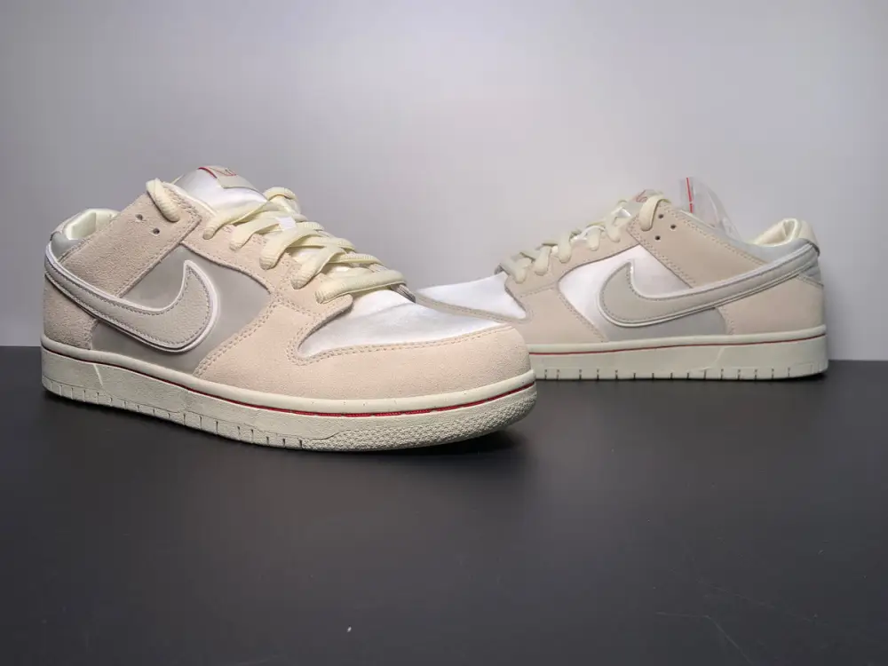 Nike SB Dunk Low Love Found 
