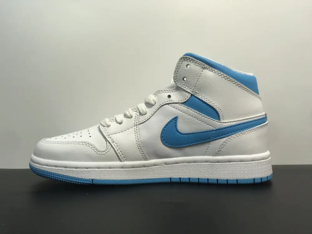 Air Jordan 1 Mid UNC 