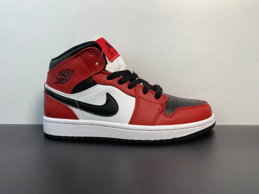 Nike Air Jordan 1 Mid Chicago - Black Toe 554724-069 