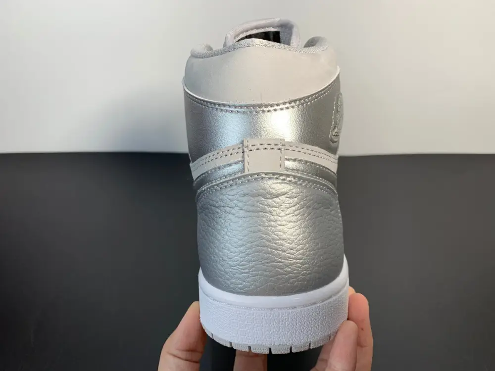Air Jordan 1 High OG “Japan” 