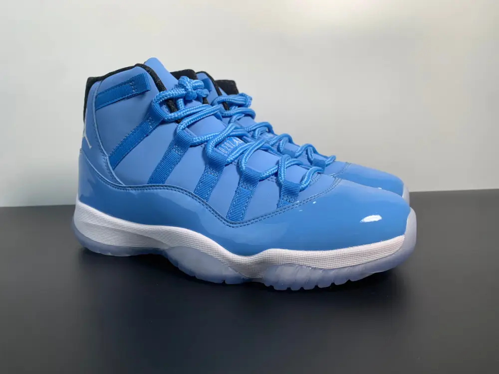 Air Jordan 11 Pantone 717602-900 