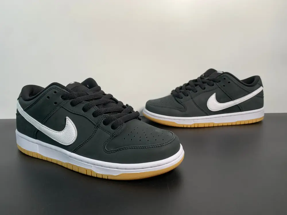 Nike Dunk Low SB 'Black Gum'‘ CD2563-101 