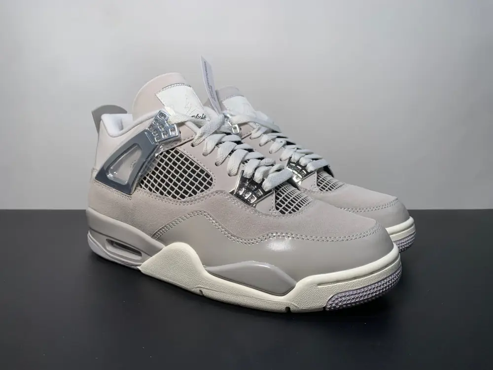 Air Jordan 4 Frozen Moments AQ9129-001 