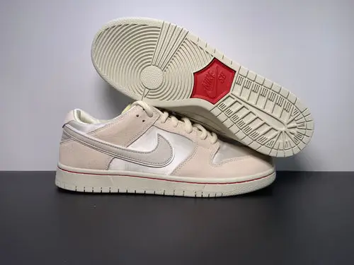 Nike SB Dunk Low Love Found 