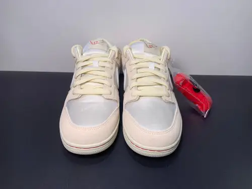 Nike SB Dunk Low Love Found 
