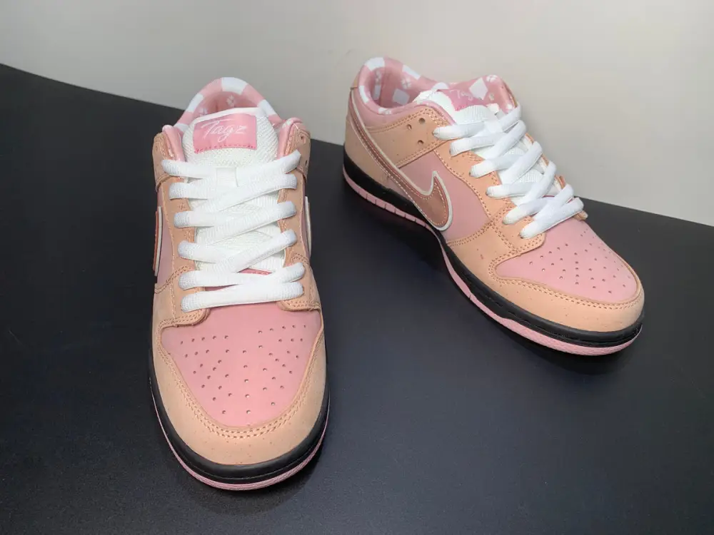 CONCEPTS × Nike Dunk SB Low Pink Lobster 