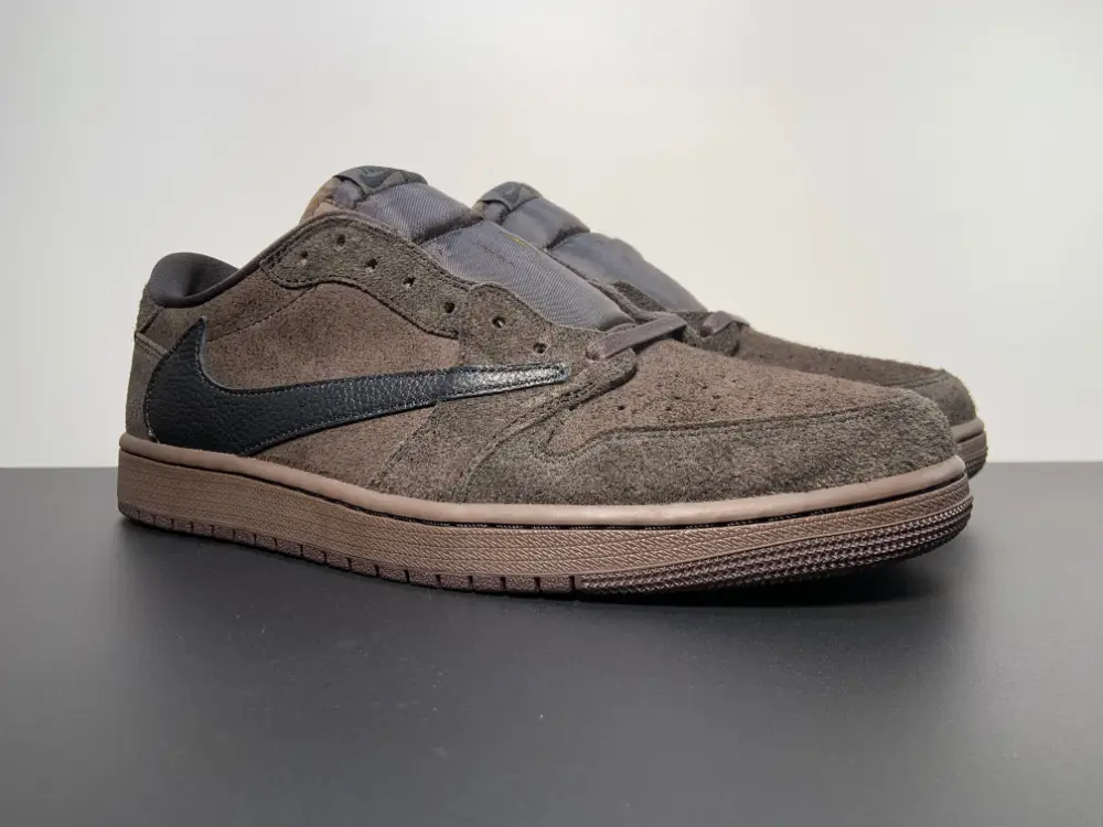 Air Jordan 1 Retro Low OG SP x Travis Scott ‘Velvet Brown’ DM7866-202 
