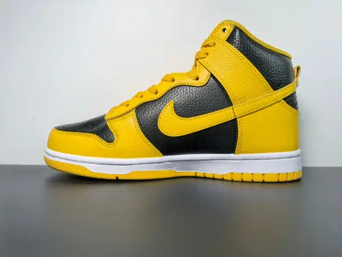 Nike Dunk High “Wu-Tang Clan” 