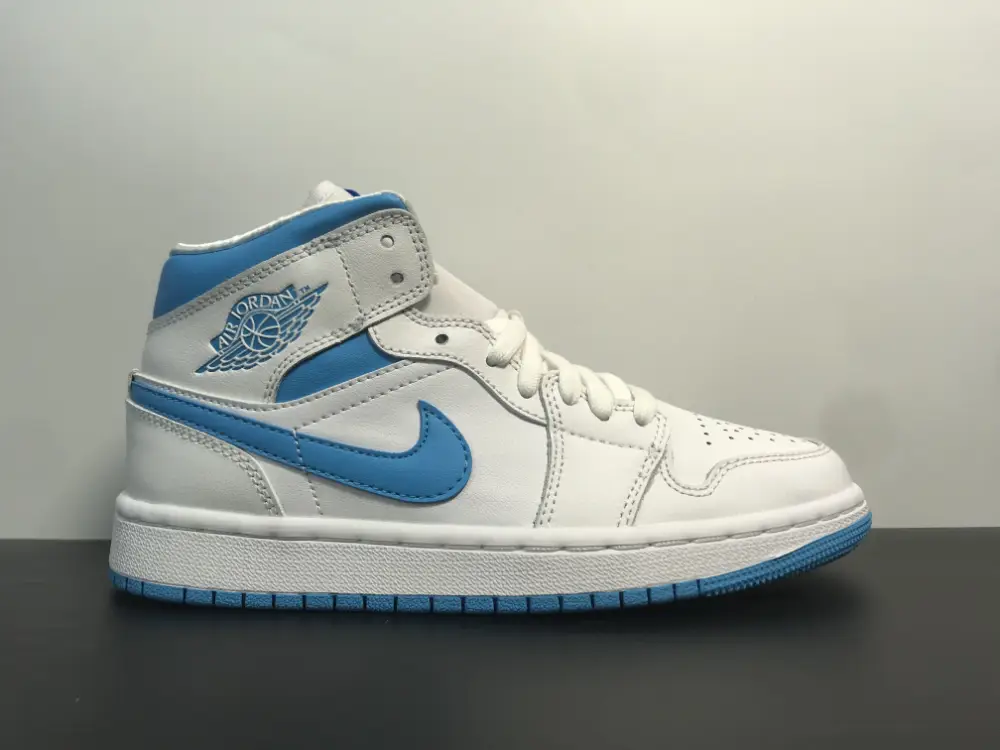 Air Jordan 1 Mid UNC 