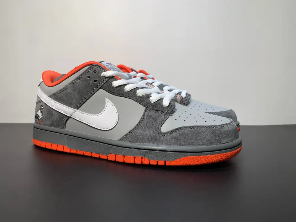 NK Dunk SB Low Staple NYC Pigeon 304292-011 