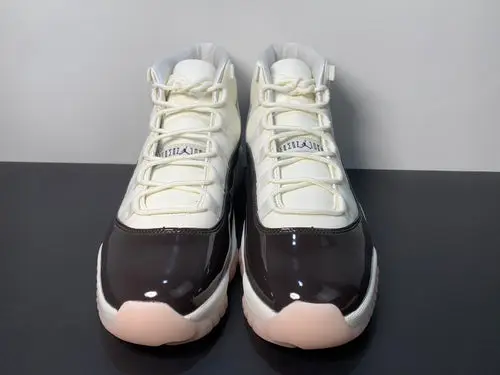 Air Jordan 11 “Neapolita AR0715-101 