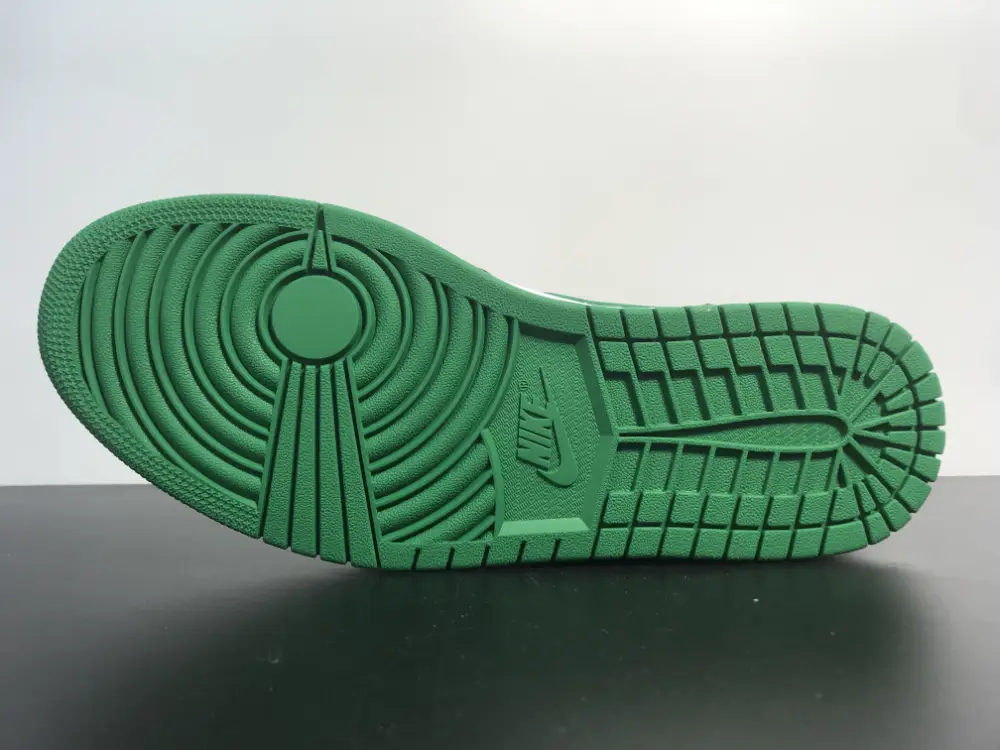 Air Jordan 1 Mid Green Toe 