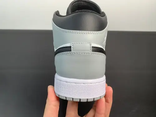 Air Jordan 1 Retro Mid ”Light Smoke Grey” 554724-078 