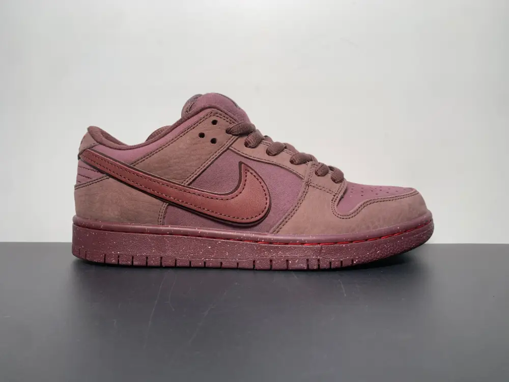 Nike SB Dunk Valentine’s Day 