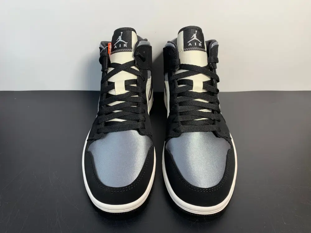 NIKE AIR JORDAN 1 MID SATIN GREY TOE 