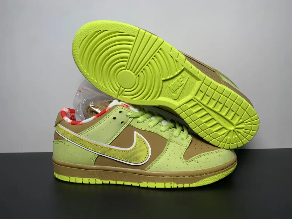 CONCEPTS × Nike Dunk SB Low Green Brown Lobster 