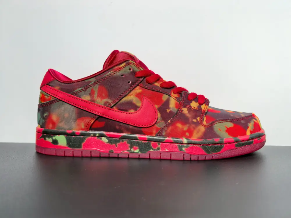 The Wizard of Oz X Nike SB Dunk Low“Ruby Slipper” 038A226