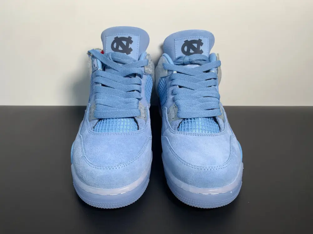 Air Jordan 4 Retro “UNC” PE Tar Heels 