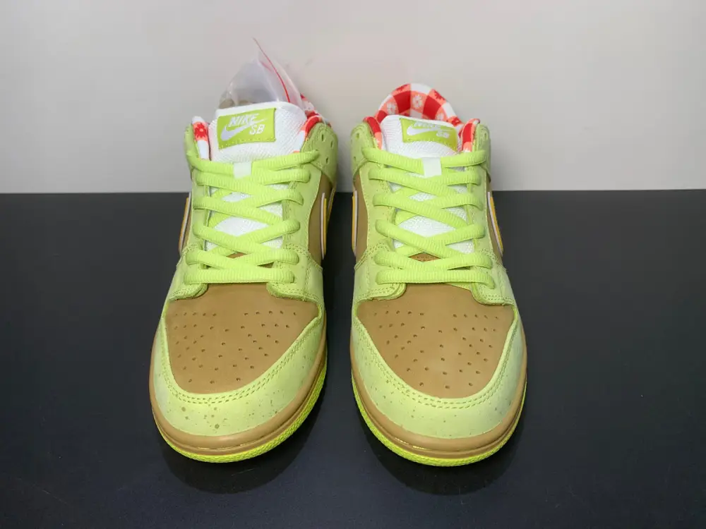 CONCEPTS × Nike Dunk SB Low Green Brown Lobster 