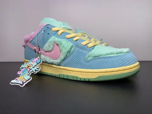 Nike x Verdy SB Dunk Low ‘Visty’ 