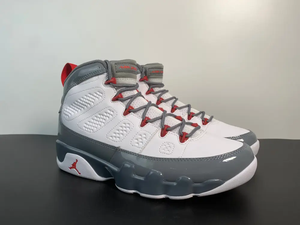 Air Jordan 9“Fire Red” 