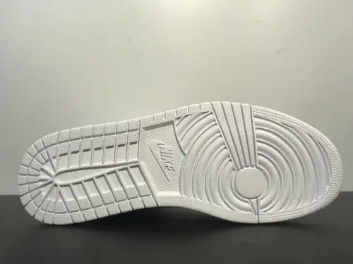 Air Jordan 1 Mid Triple White 