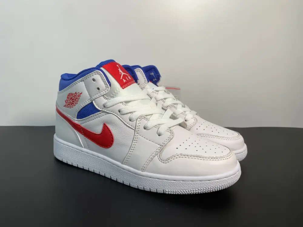 Air Jordan 1 Mid “University Red” 