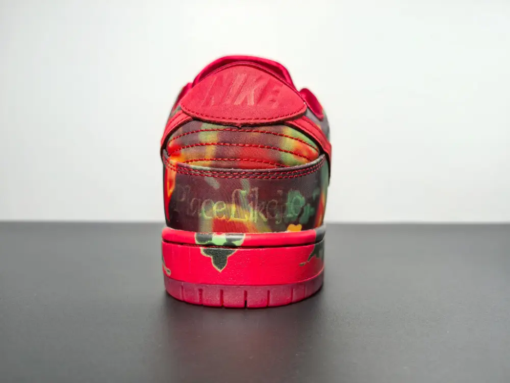 The Wizard of Oz X Nike SB Dunk Low“Ruby Slipper” 