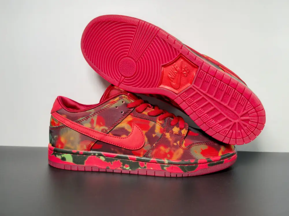 The Wizard of Oz X Nike SB Dunk Low“Ruby Slipper” 