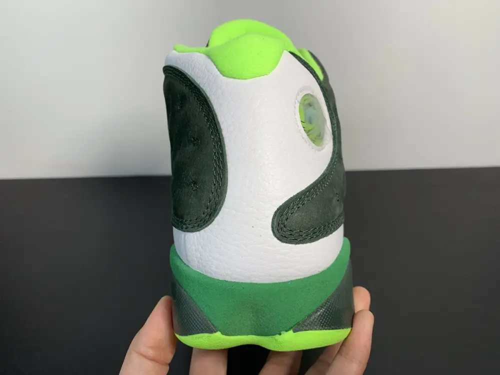 Air Jordan 13 Retro 'Oregon Ducks' PE 