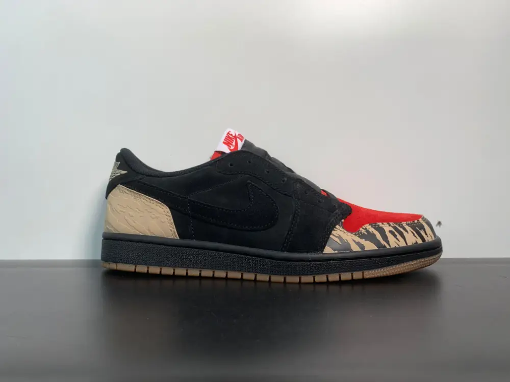 SoleFly x Air Jordan1 Low Carnivore DN3400-001 