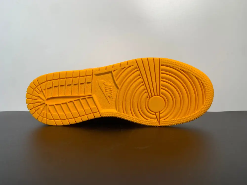 Air Jordan 1 Low University Gold 